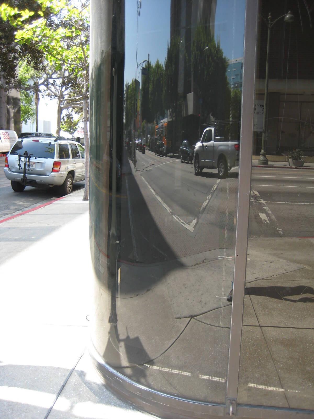 A professional scratch remover can even fix glass scratches in curved glass. Santa Monica, CA